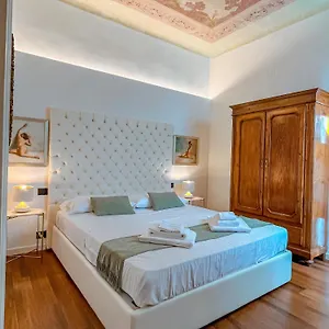  Apartment Al Teatro Italien